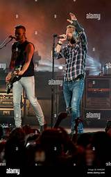 Dierks Bentley Rocks West Palm Beach for an Unforgettable Night!