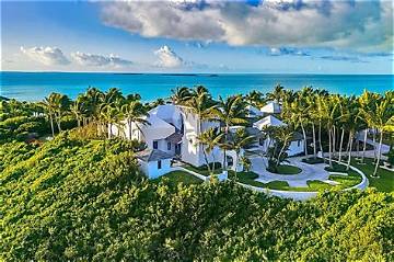 Kenny Chesney's Private Island Paradise: Escape to No Shoes Nation